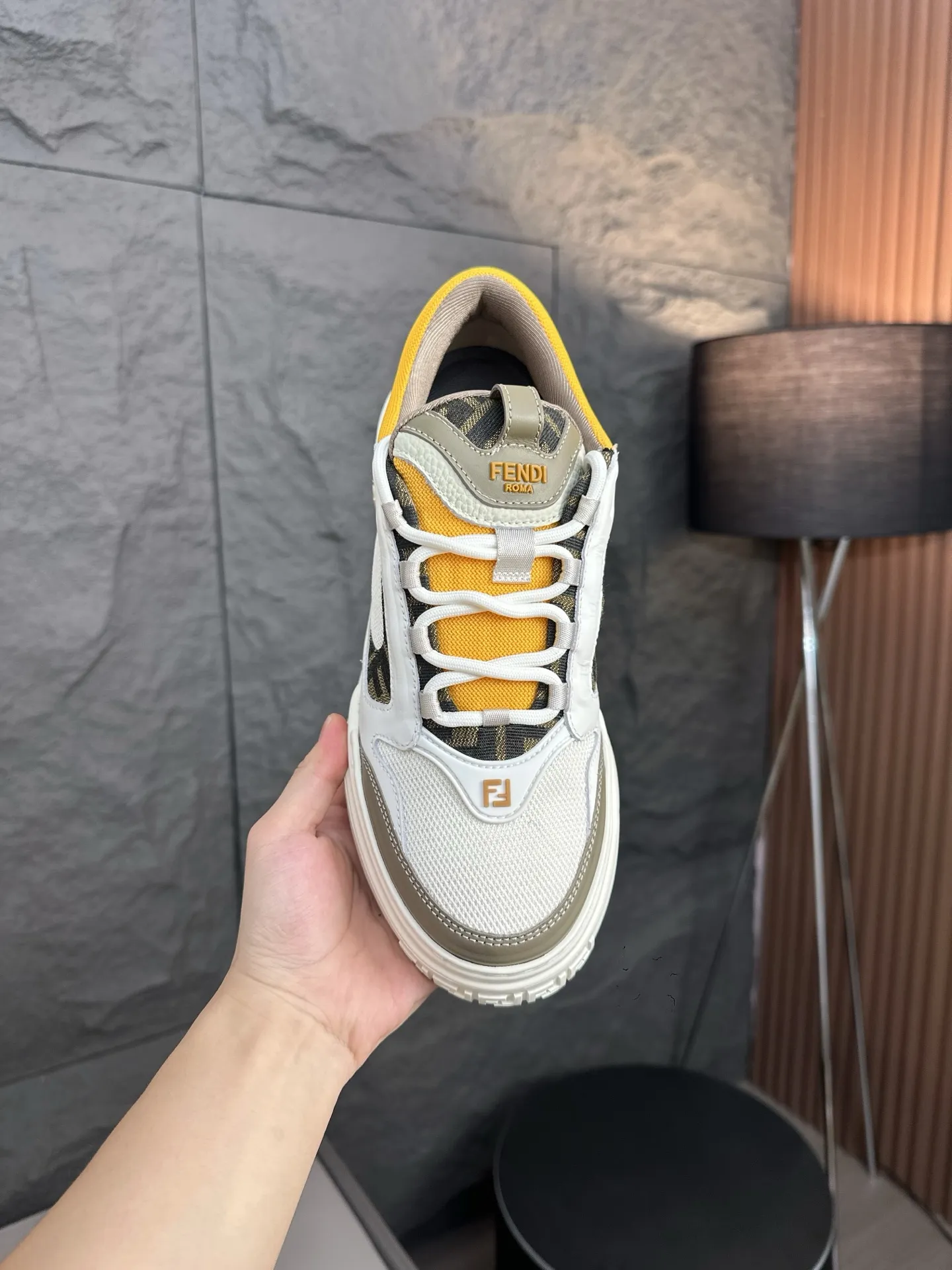 [FENDI] Fendi men's shoes 💰780💰 - High-end quality original casual sports shoes - Upper: Nappa calfskin, pebbled calfskin, tongue and heel; injection molded brand logo plastic module - Lining: brand canvas - Outsole: ultra-light T men's shoes 💰R foam rubber; molded outsole - Super high quality control, fine workmanship: highlighted (high-end, luxury, grade) -Size :39-44 (38, 45, can be customized)